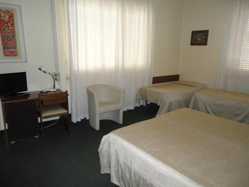 Giappone Inn Parking Hotel Livorno Kültér fotó