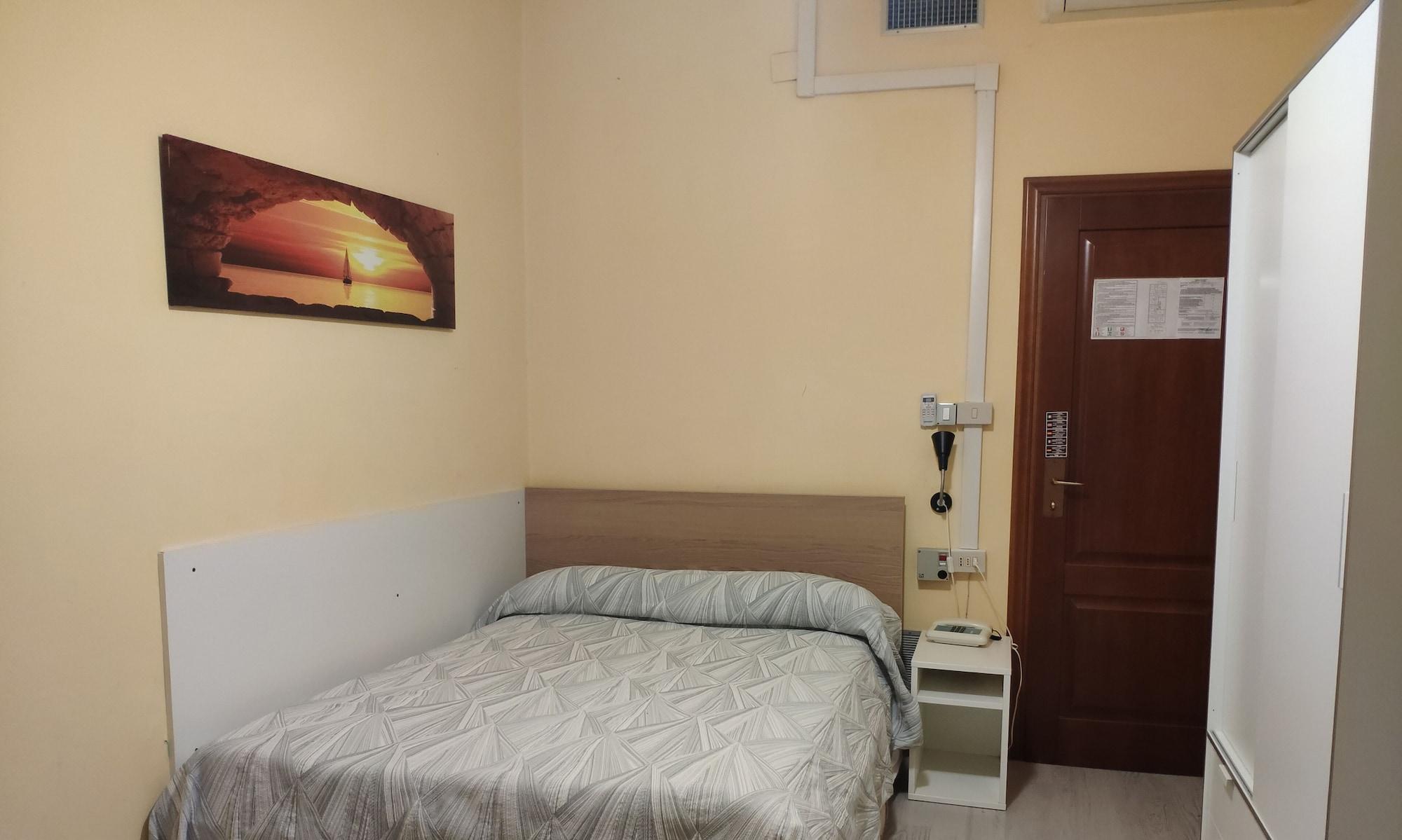 Giappone Inn Parking Hotel Livorno Kültér fotó