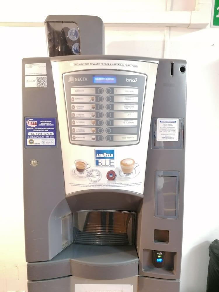 Giappone Inn Parking Hotel Livorno Kültér fotó