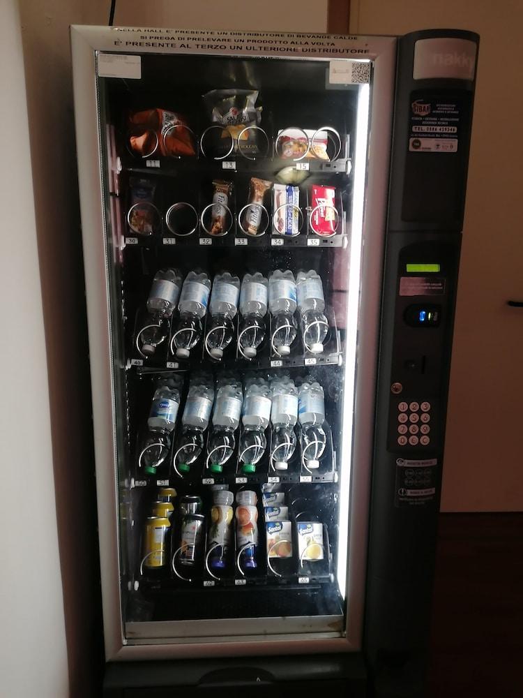 Giappone Inn Parking Hotel Livorno Kültér fotó