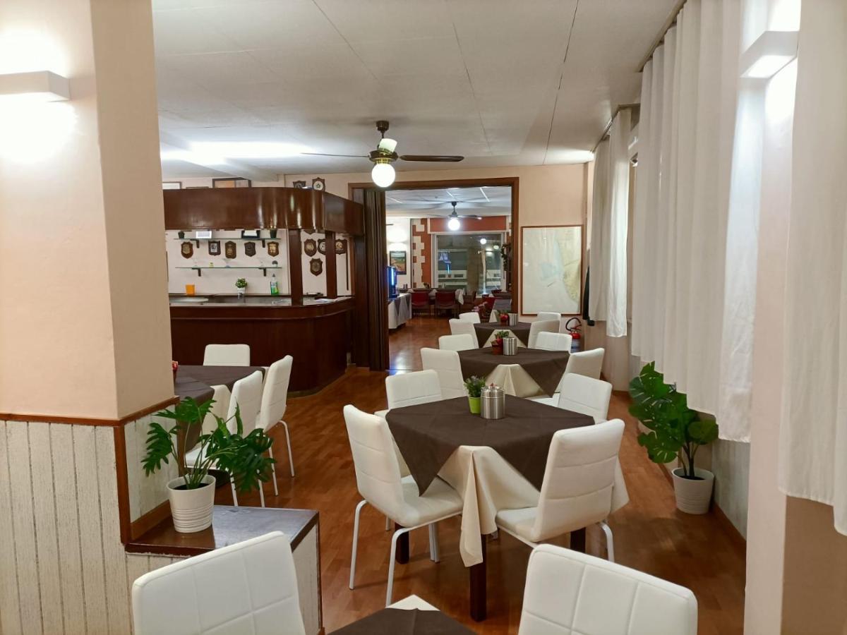 Giappone Inn Parking Hotel Livorno Kültér fotó
