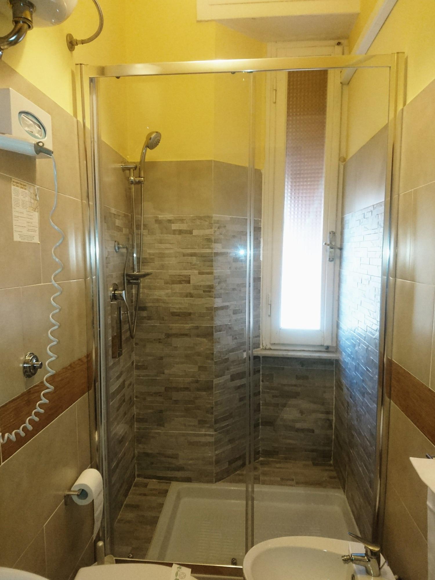 Giappone Inn Parking Hotel Livorno Kültér fotó
