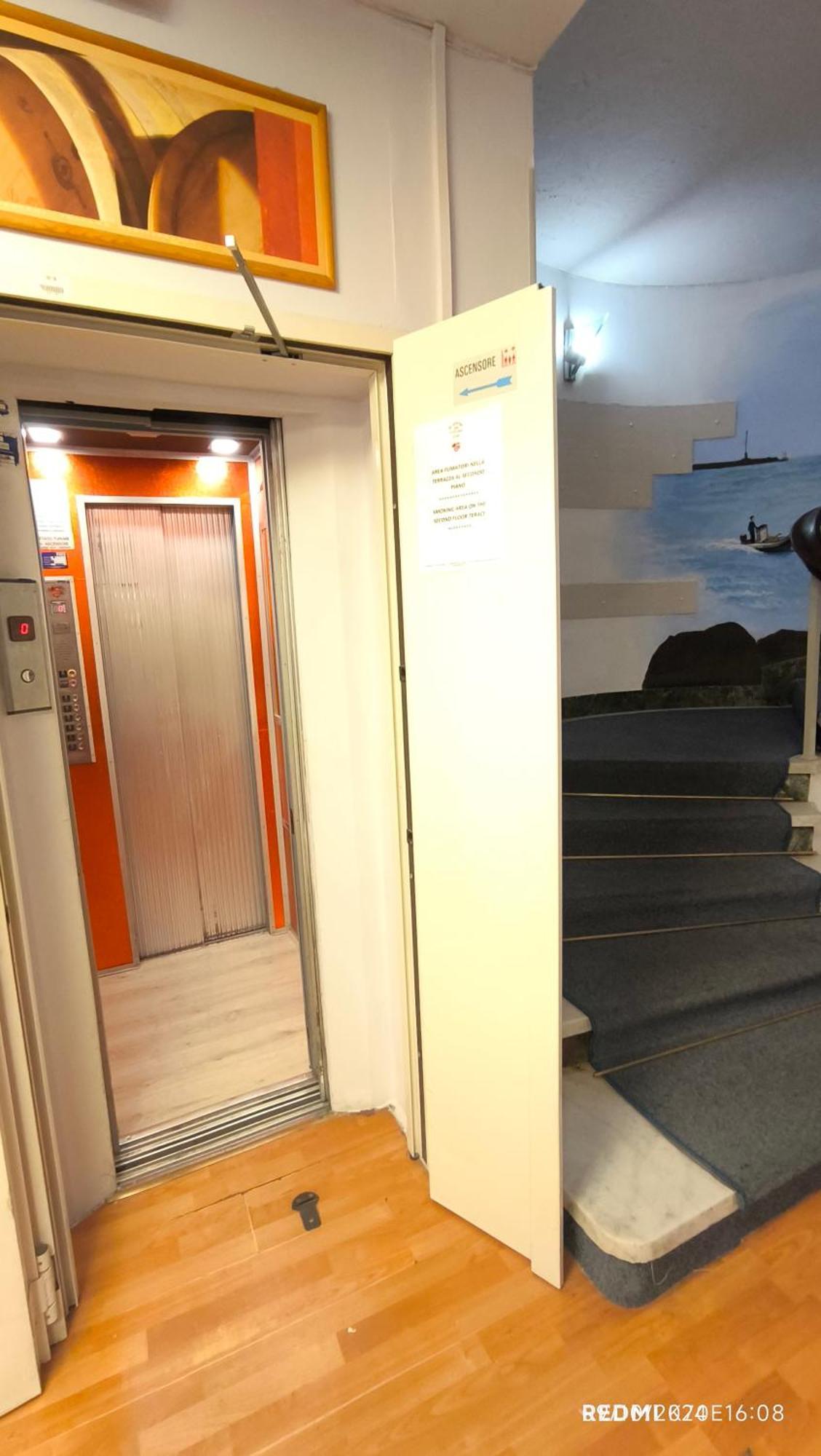 Giappone Inn Parking Hotel Livorno Kültér fotó