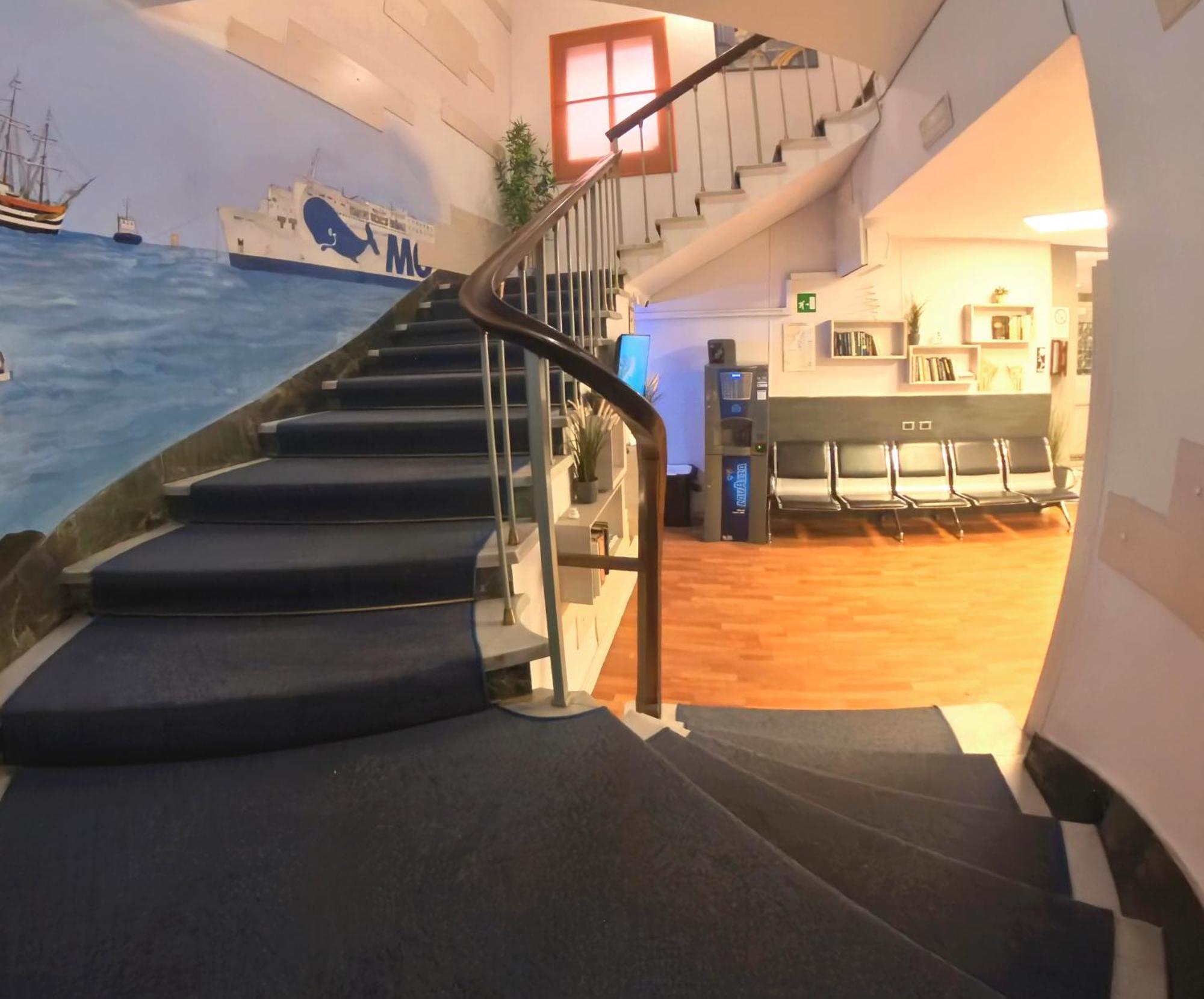 Giappone Inn Parking Hotel Livorno Kültér fotó
