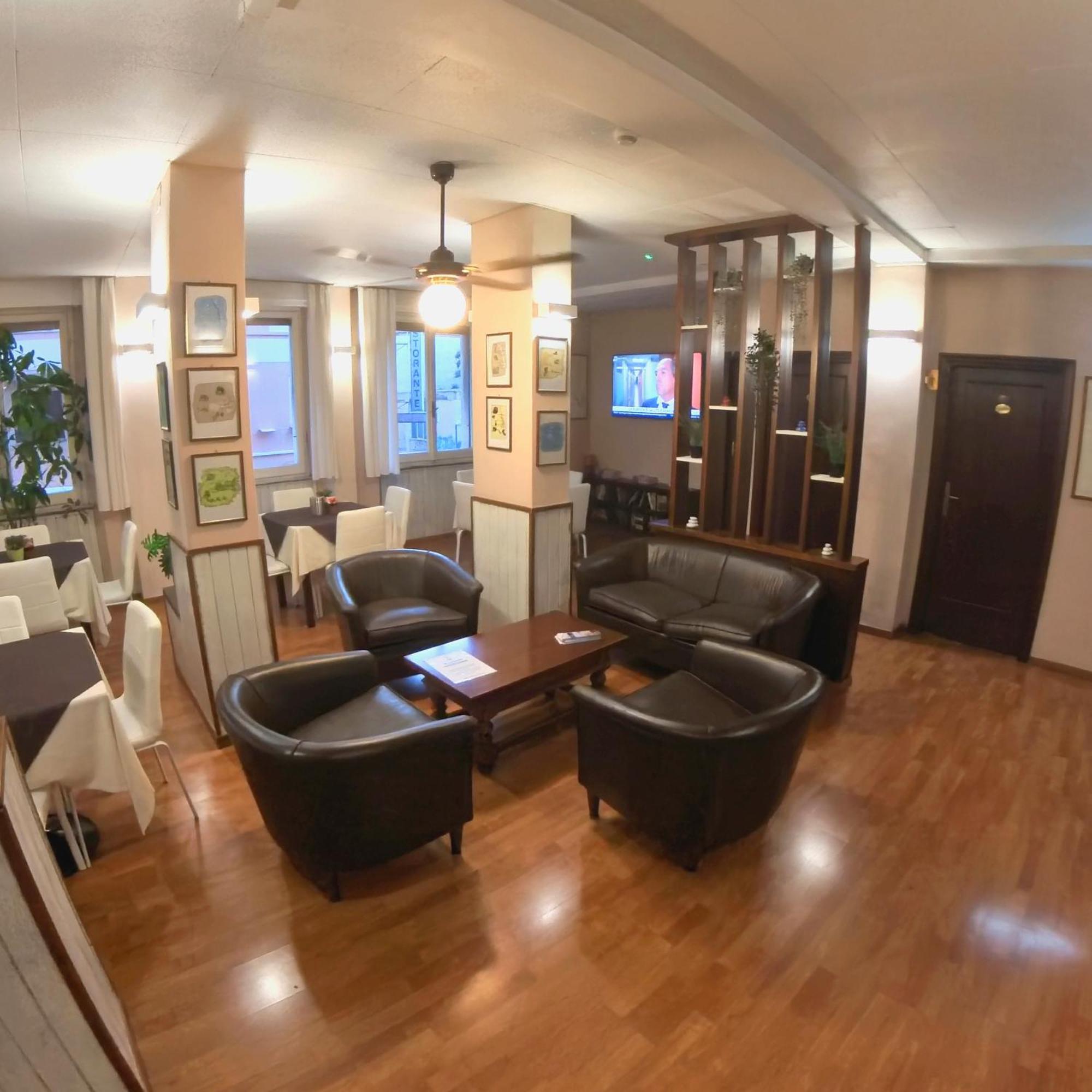 Giappone Inn Parking Hotel Livorno Kültér fotó