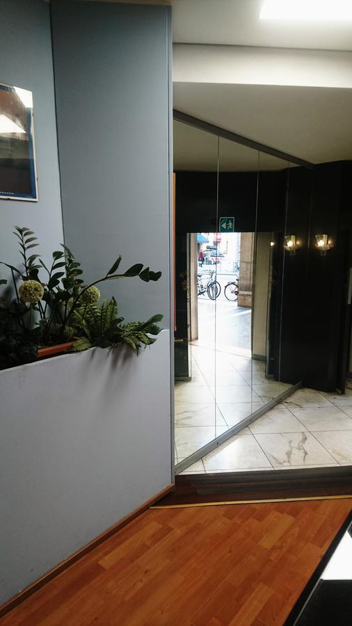 Giappone Inn Parking Hotel Livorno Kültér fotó